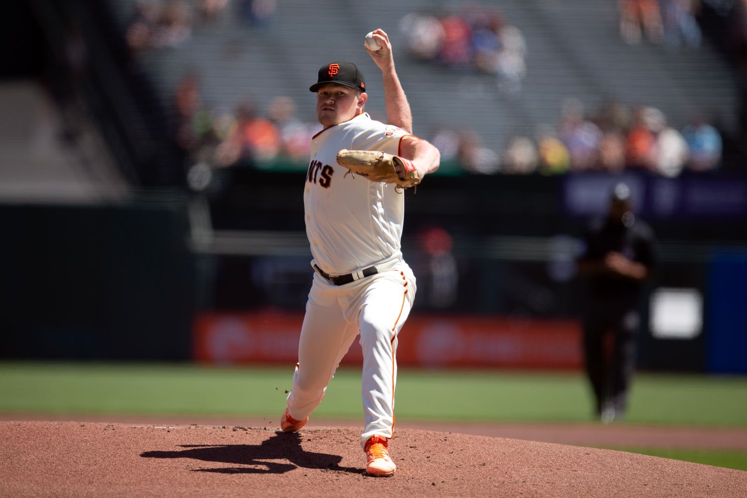 SF Giants starting pitcher Logan Webb delivers a pitch against the St. Louis Cardinals on April 27, 2023.